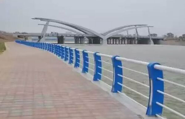 道路花箱+欄桿